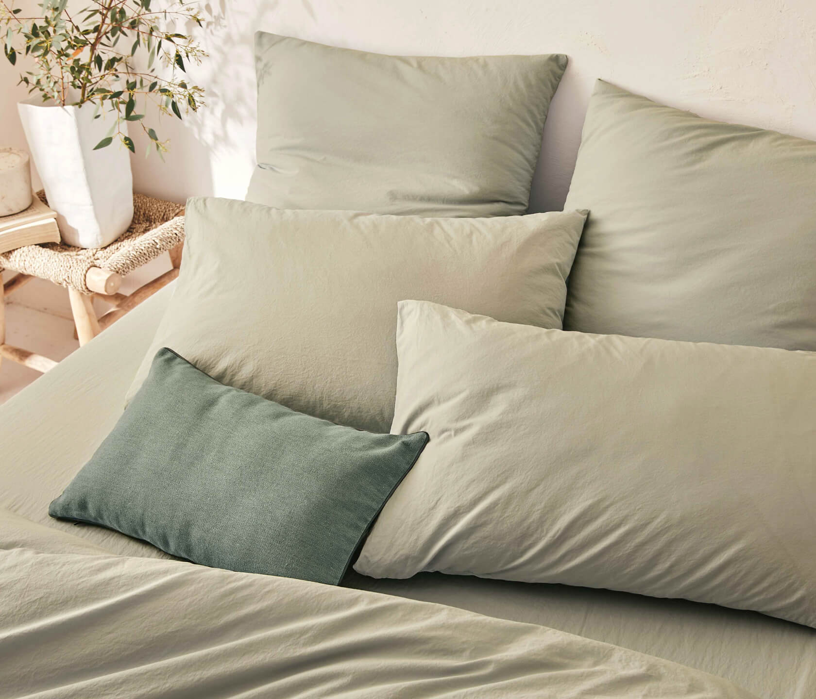 Pre-washed cotton pillowcase