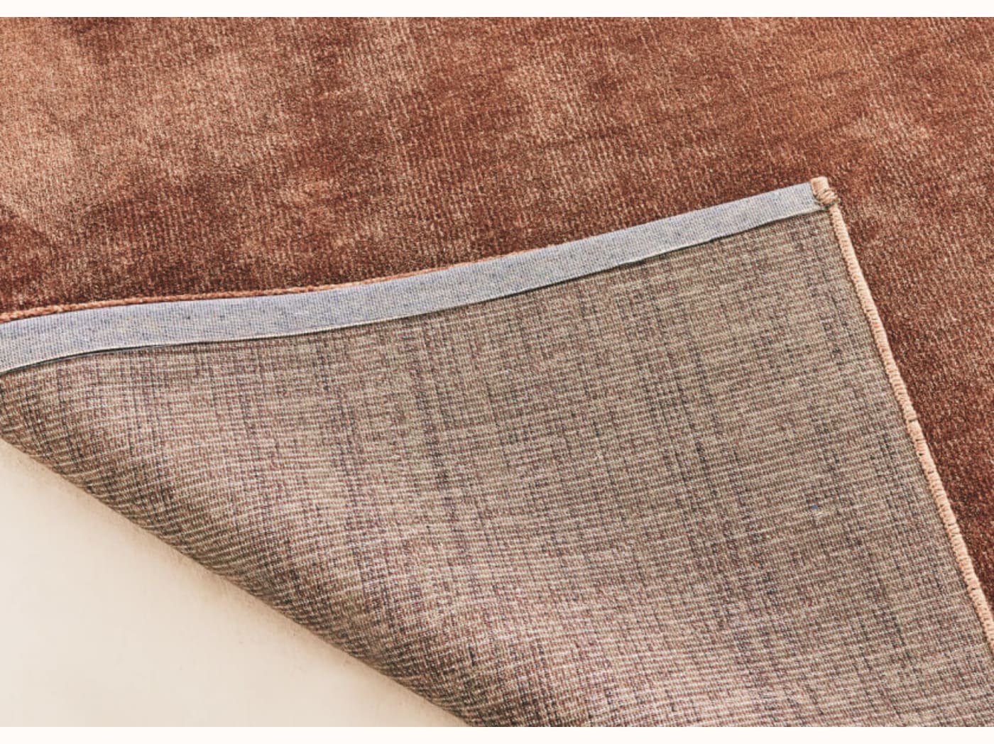 RÊVERIE Solid-Color Rug